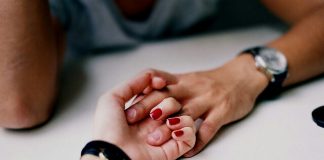 Yadda Za Ka Riƙe Hannun Matarka Na Lallashi Hannu Matarka Na Lallashi