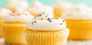 Yadda Ake Coconut Cupcakes Coconut Cupcakes