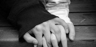 Yadda Za Ki Ratsa Yatsunki Cikin Na Mai Gidanki Muhimmanci Hada jiki: