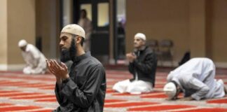 Zikiri In An Zauna A Wani Majalisi Zikiri A Majalasi