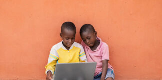Matakan da Iyaye Za Su Bi Don Kare Tarbiyyar ‘Ya’yansu A Intanet